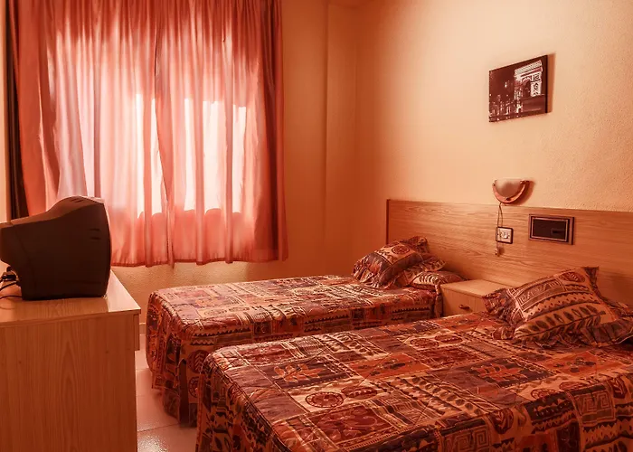 מלון Restaurante Altabella 3*